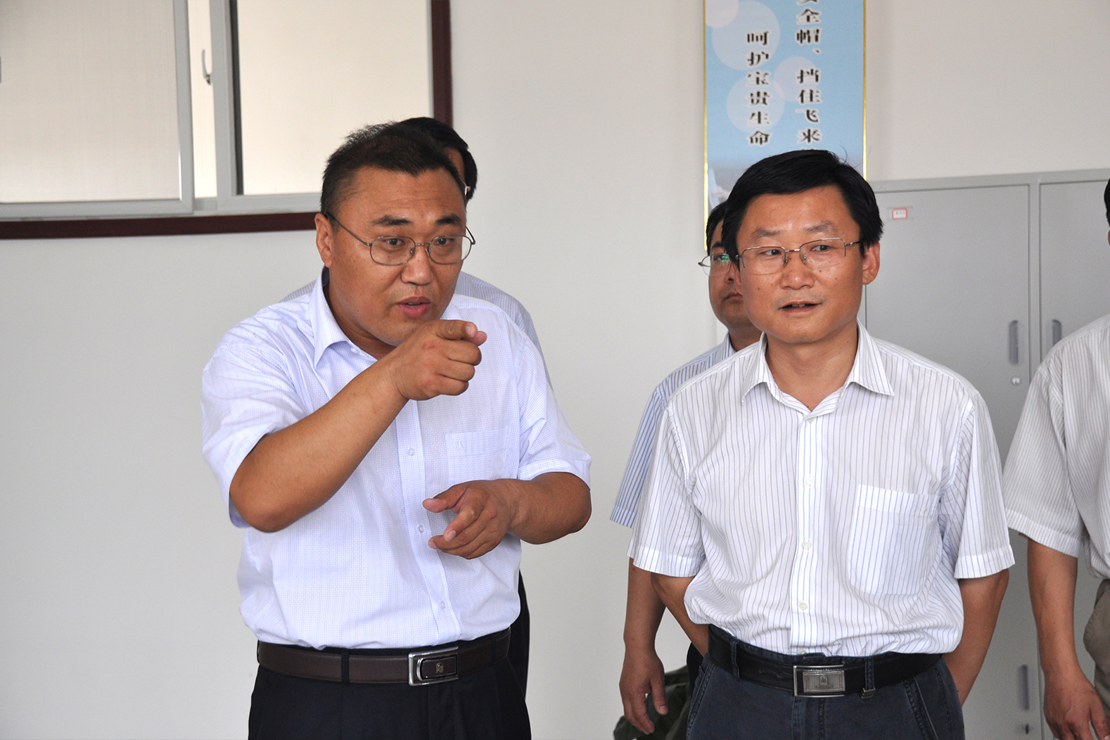 5、原廣饒縣委書記現(xiàn)東營市政法委書記田和友到公司視察指導(dǎo).jpg